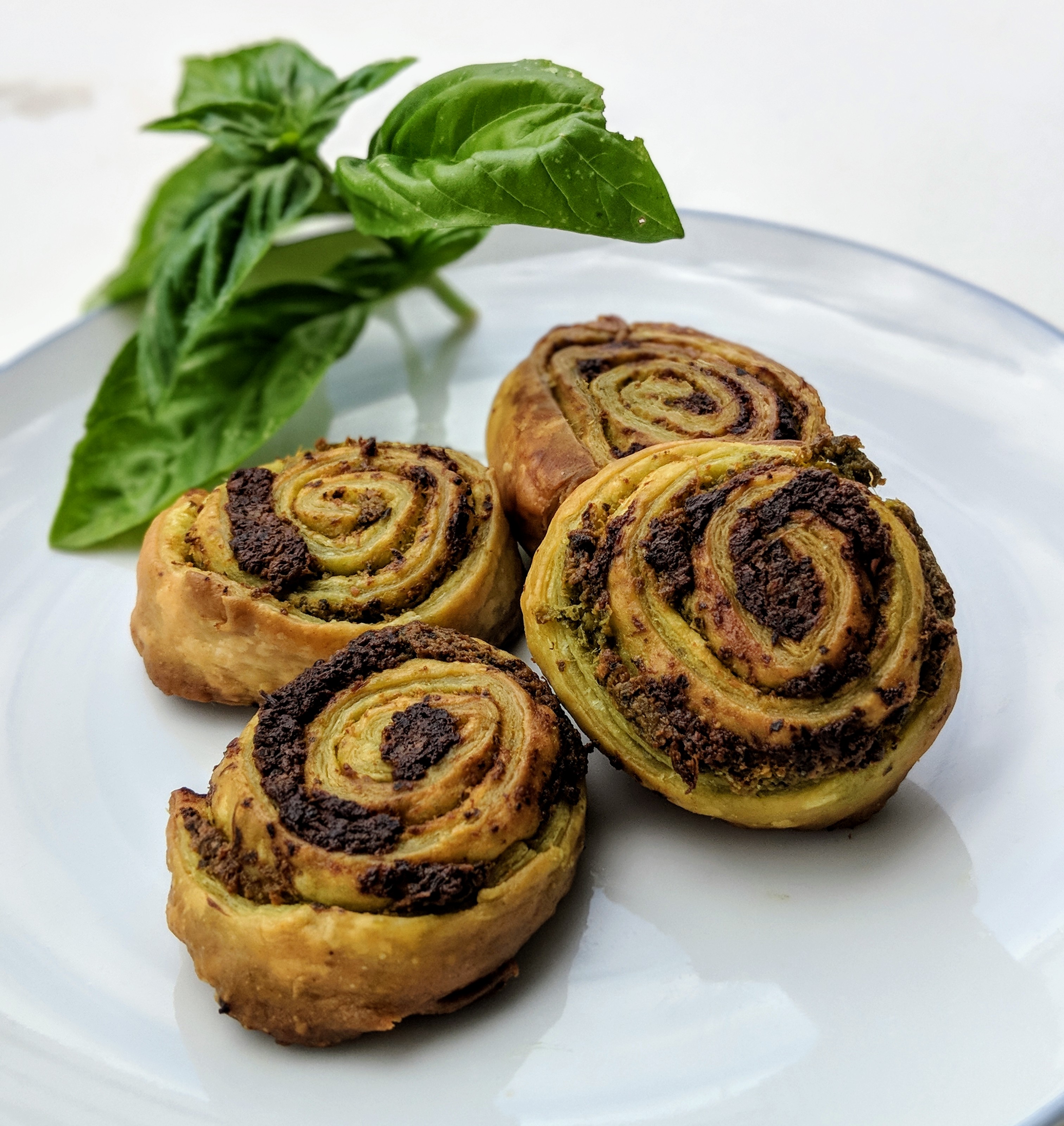 Pesto roll-up appetizers